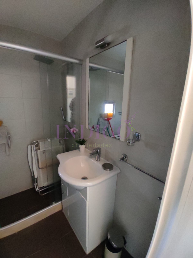 Apartamento Ref.720 - Hermoso Pent-House en la Península, 2 dormitorios 2 baños con parrillero