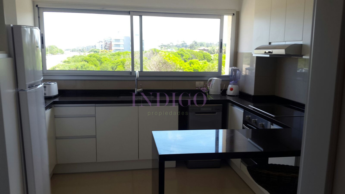 Apartamento Ref.596 - En venta playa Brava