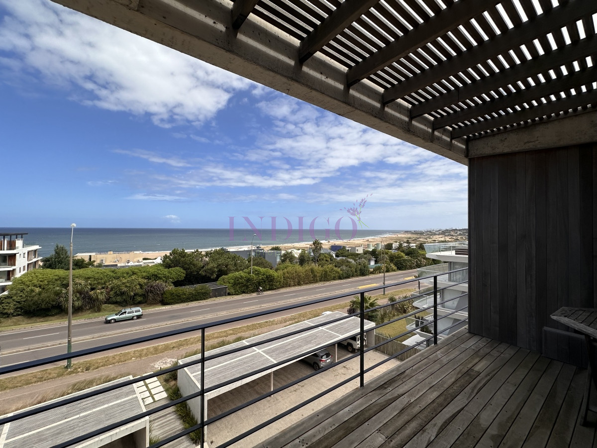 Apartamento Ref.1222 - En alquiler temporal, Penthouse en Manantiales, 3 ambientes.