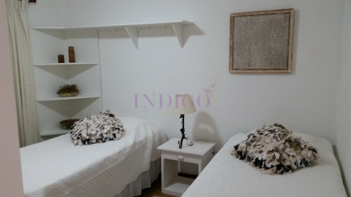 Apartamento Ref.404 - En alquiler frente a playa Montoya.