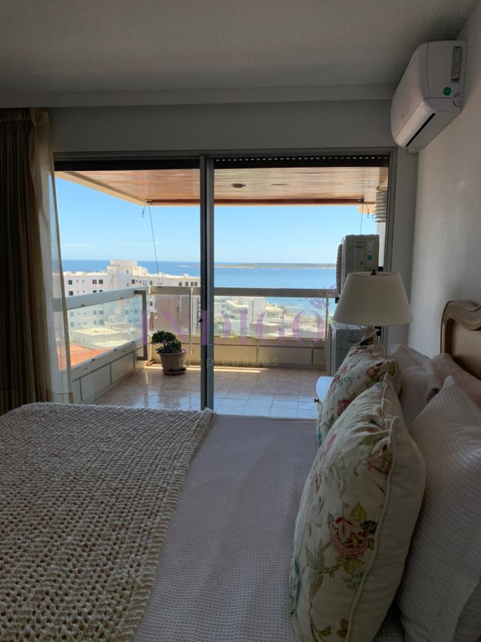 Apartamento Ref.775 - En venta, Peninsula, vista al mansa, 3 dormitorios y serv.