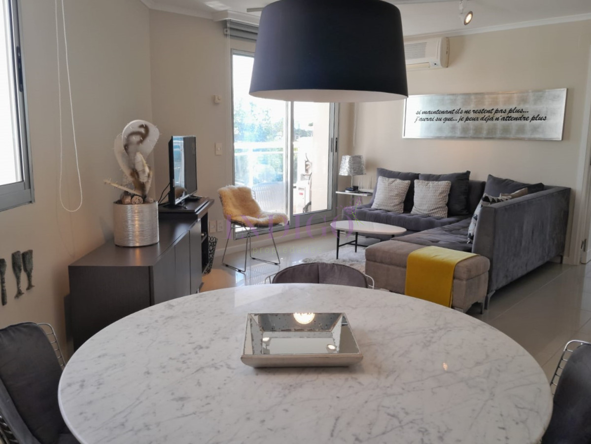 Apartamento Ref.8 - En Venta, Ocean Drive,2 dorm, Punta del Este
