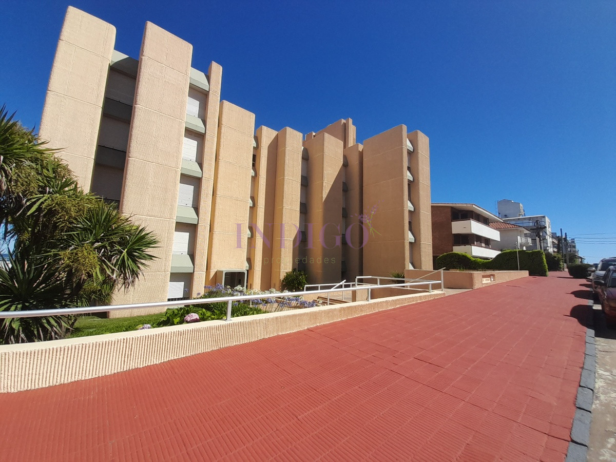 Apartamento Ref.925 - Alquiler de apartamento 3 Dormitorios, Punta del Este, Uruguay