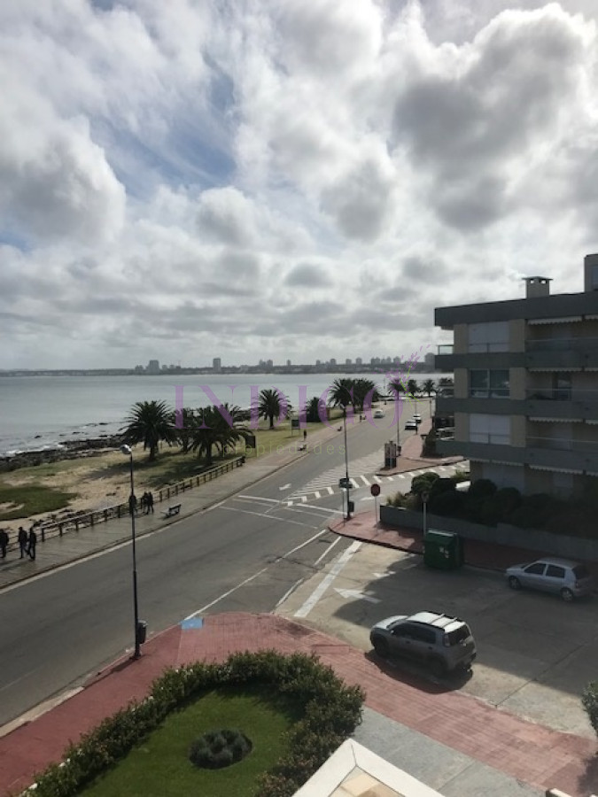 Apartamento Ref.400 - Espectacular departamento en venta frente al puerto de Punta del Este.