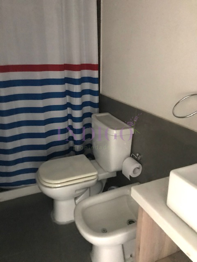 Apartamento Ref.43 - Alquiler en Manantiales, 3 cuartos con parrilla.