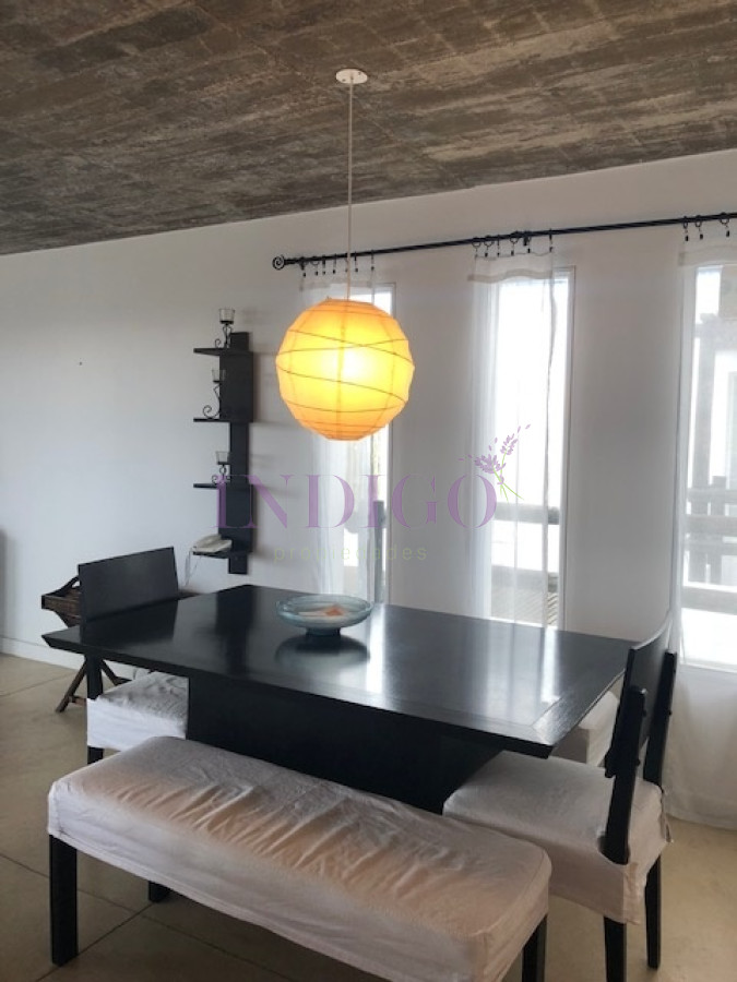 Apartamento Ref.446 - Departamento en La Barra en alquiler casi sobre el mar.