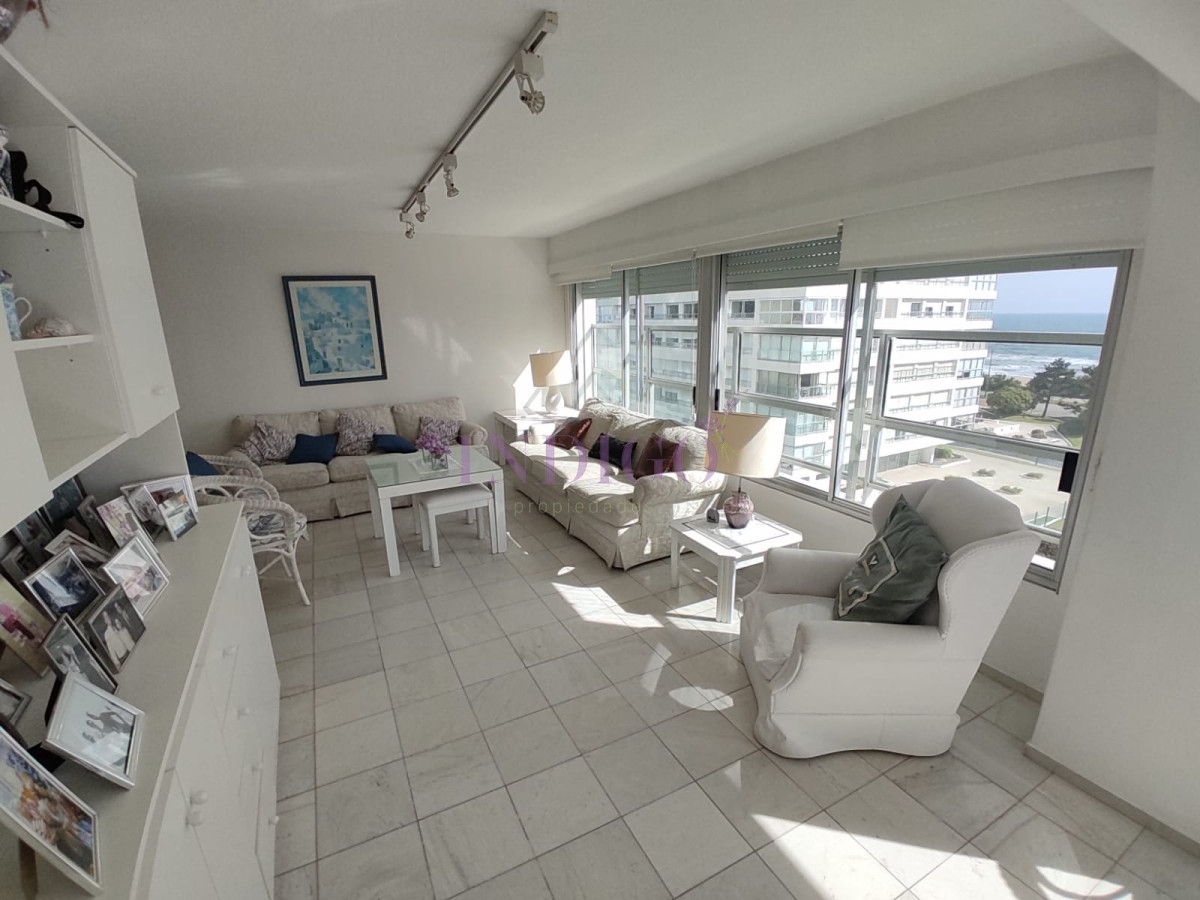 Apartamento Ref.750 - Apartamento de 3 Dormitorios, con excelente vista a la playa mansa, Full Amenities.