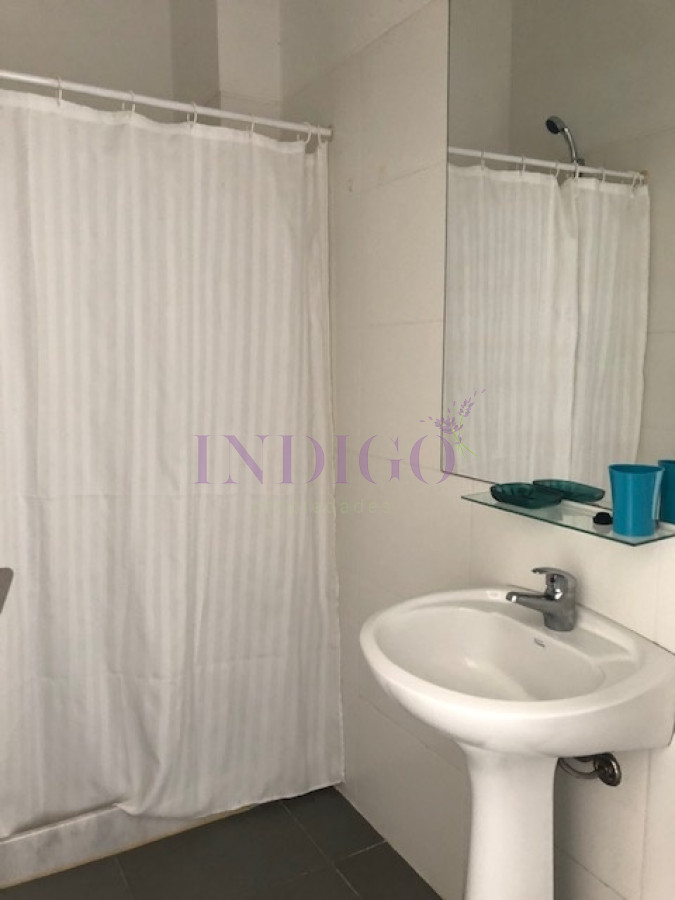 Apartamento Ref.428 - En alquiler departamento en Manantiales.