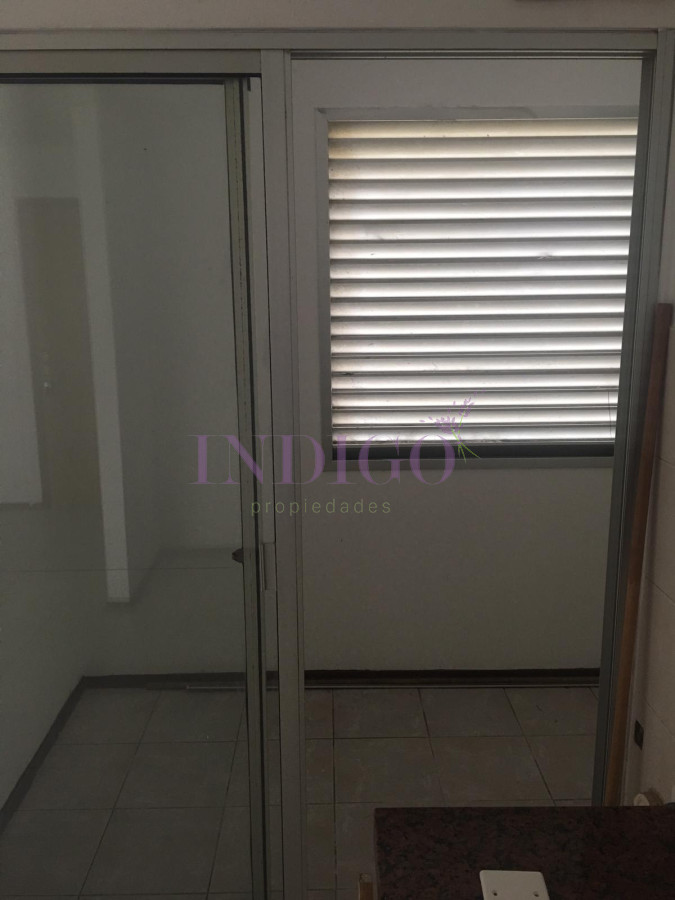 Apartamento Ref.677 - Apartamento Espacioso en zona de Junta Departamental, 2 dorm, 1 baño.