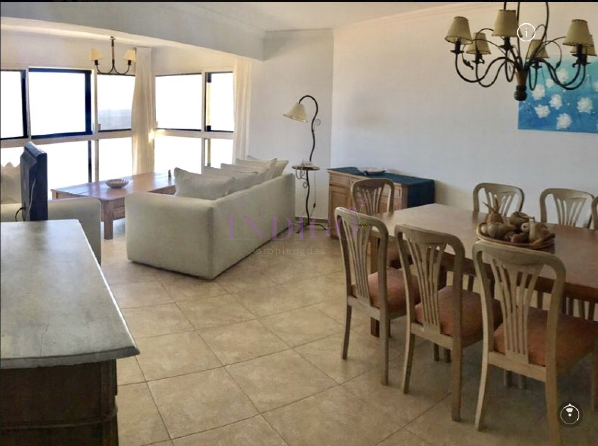Apartamento Ref.503 - Alquiler en la playa Brava, frente al mar disponible desde el 5 de enero.