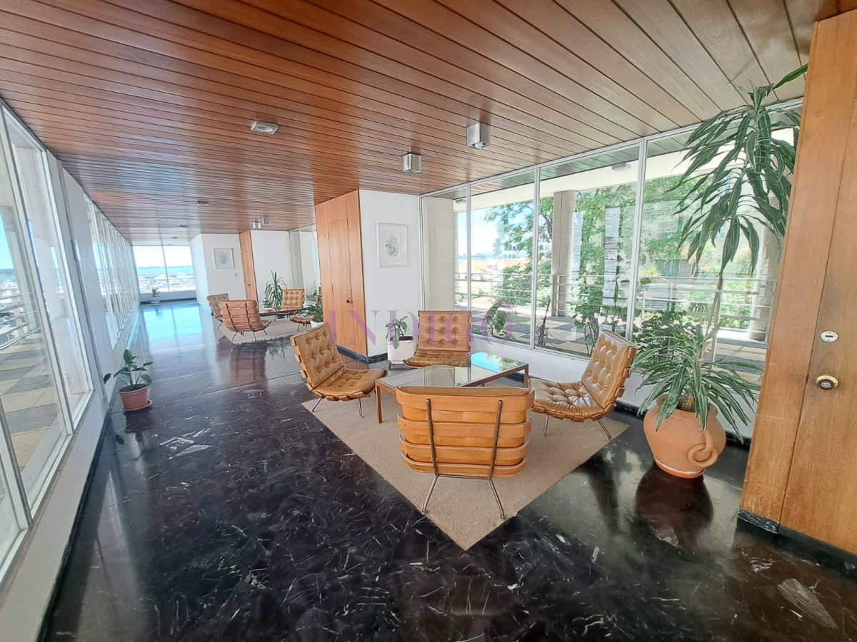 Apartamento Ref.1274 - En venta Península 3 dorm 3 baños