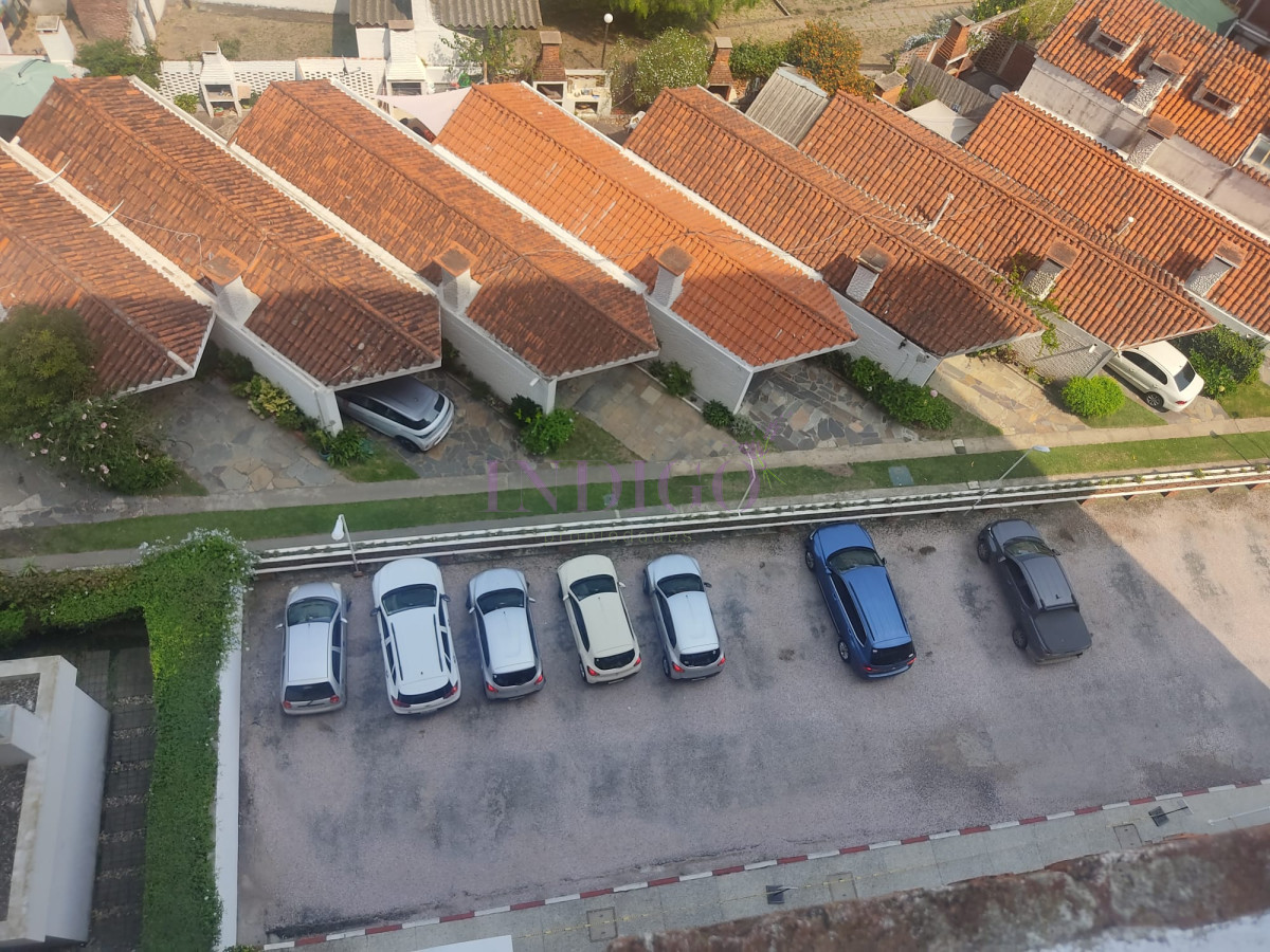 Apartamento Ref.1079 - En venta y alquiler apartamento de dos dormitorios en playa Brava