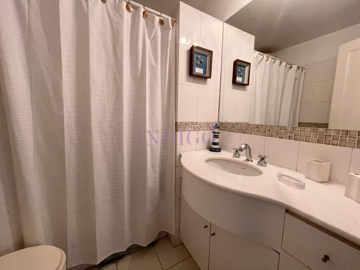 Apartamento Ref.448 - Venta, La Barra, 5 ambientes, con parrillero.