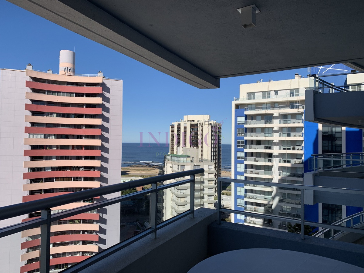 Apartamento Ref.849 - Apartamento en alquiler de 3 dormitorios en Playa Brava con servicios