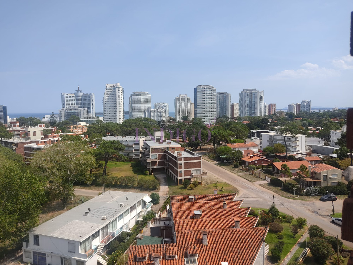 Apartamento Ref.1079 - En venta y alquiler apartamento de dos dormitorios en playa Brava