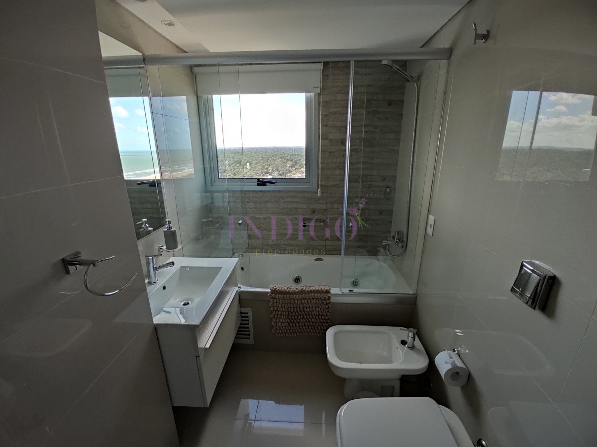 Apartamento Ref.351 - Muy buen Departamento alquiler frente al mar en la  Brava, 3 dormitorios
