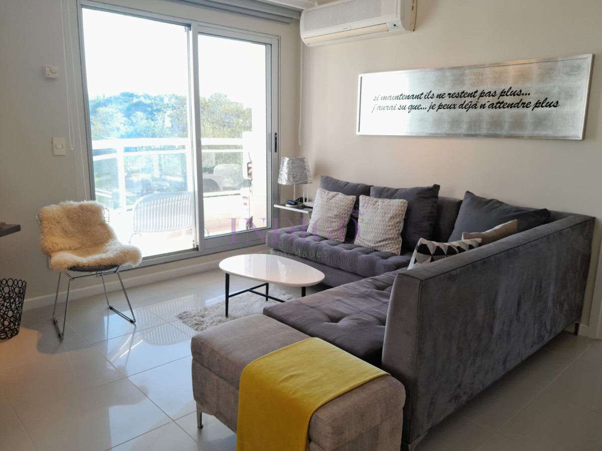 Apartamento Ref.8 - En Venta, Ocean Drive,2 dorm, Punta del Este