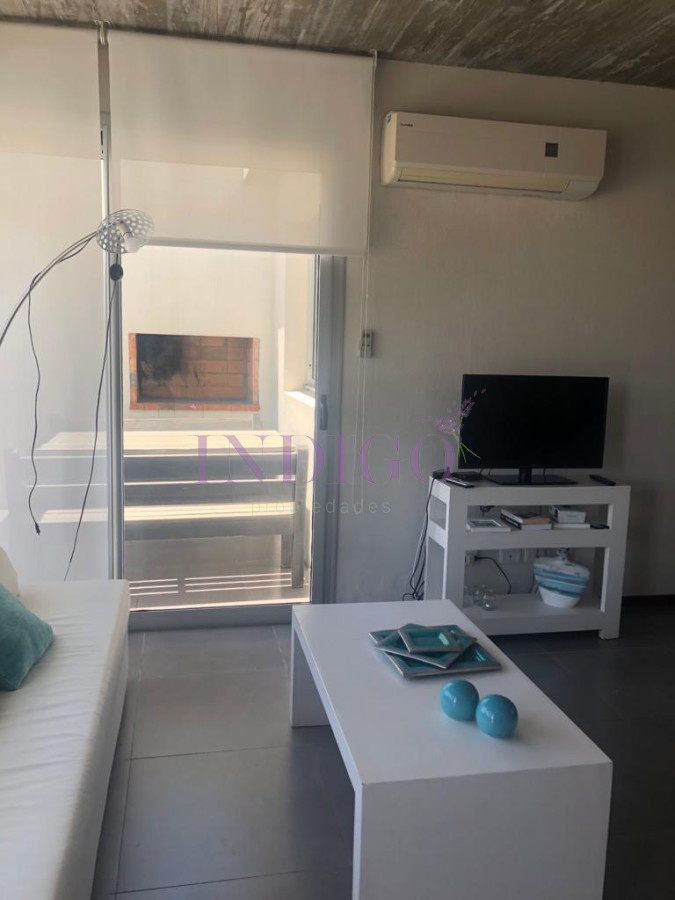 Apartamento Ref.520 - Alquiler en Manantiales a pasitos de playa Bikini.
