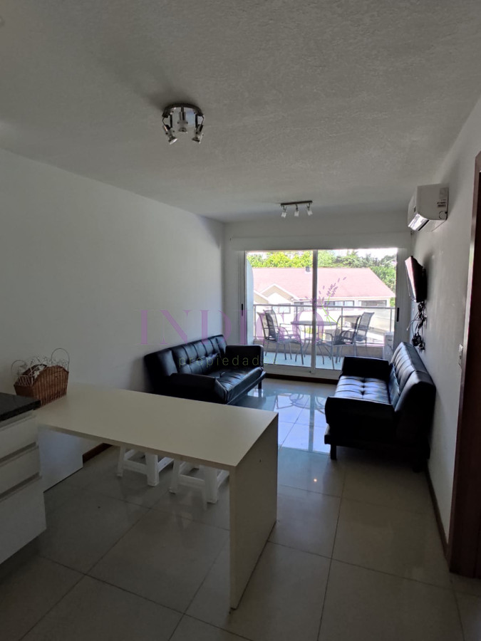 Apartamento Ref.628 - Apartamento de 1 dormitorio, 1 baño, con piscina, muy bien ubicado