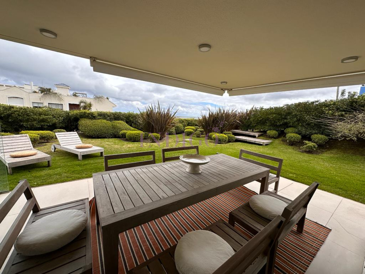 Apartamento Ref.1213 - Apartamento de Lujo en Manantiales, 3 Dormitorios 4 Baños, 2 Cocheras con Parrillero y Piscina!