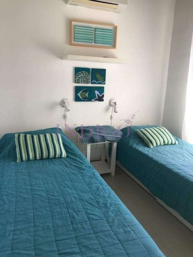 Apartamento Ref.70 - Departamentop en alquiler  en Manantiales, 3 dormitorios .