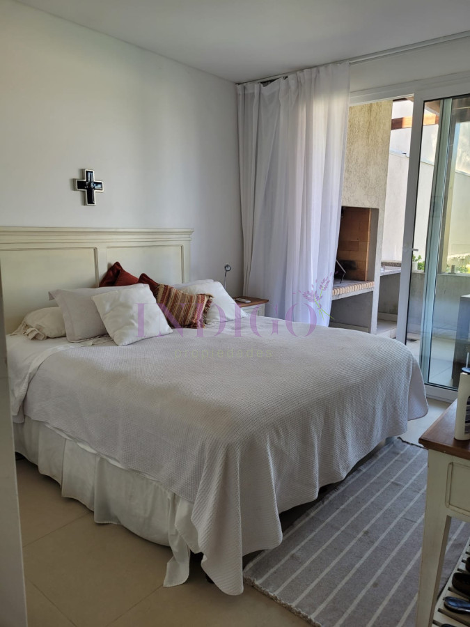 Apartamento Ref.1242 - Montoya, en alquiler 2 dorm con parrillero