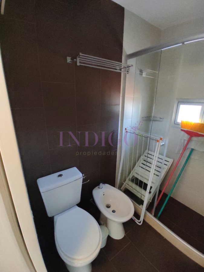 Apartamento Ref.720 - Hermoso Pent-House en la Península, 2 dormitorios 2 baños con parrillero