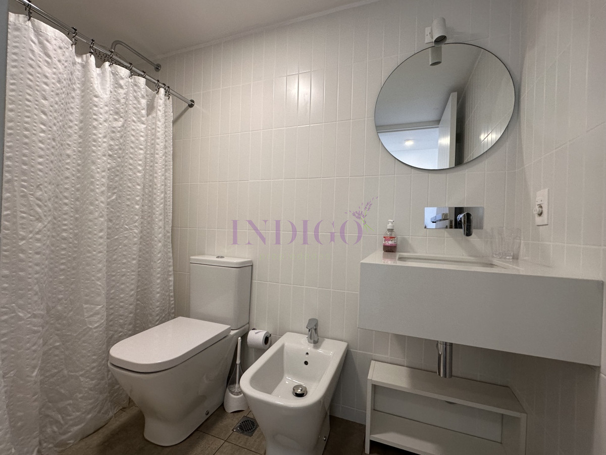 Apartamento Ref.1222 - En alquiler temporal, Penthouse en Manantiales, 3 ambientes.