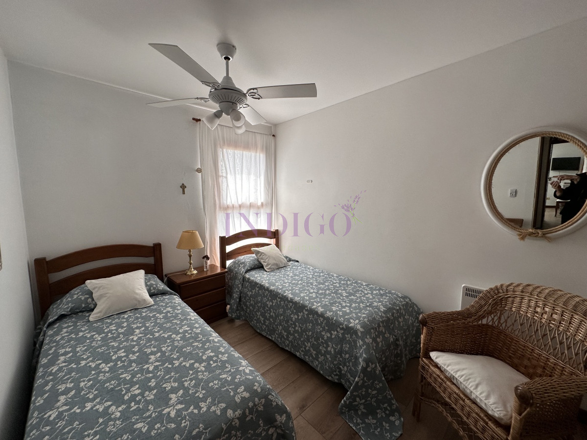 Apartamento Ref.15 - Muy lindo departamento en alquiler en Manantiales, 3 dormitorios , mas dependencia de servicio.
