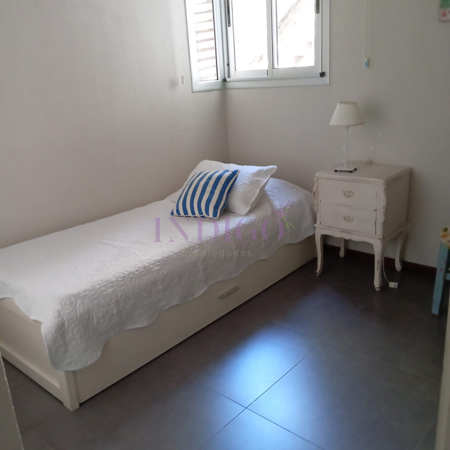 Apartamento Ref.43 - Alquiler en Manantiales, 3 cuartos con parrilla.