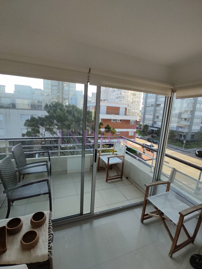 Apartamento Ref.720 - Hermoso Pent-House en la Península, 2 dormitorios 2 baños con parrillero