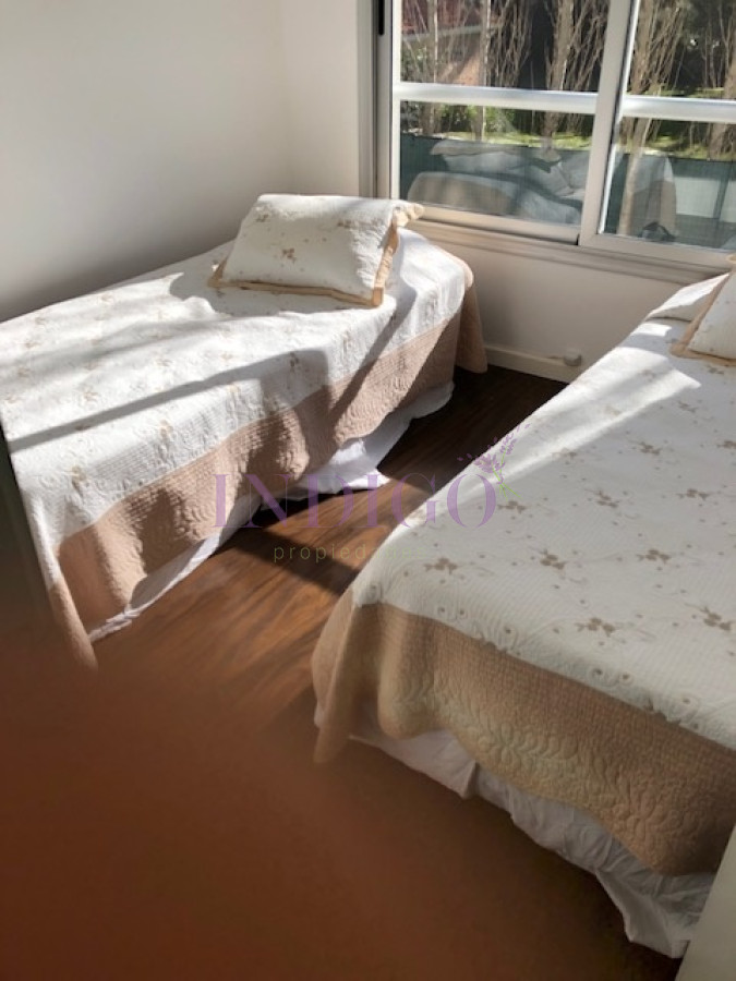 Apartamento Ref.418 - Muy buen departamento en alquiler a mts de la  playa Brava.
