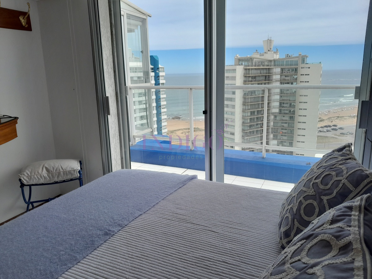 Apartamento Ref.22 - En venta casi frente al mar en playa Brava.
