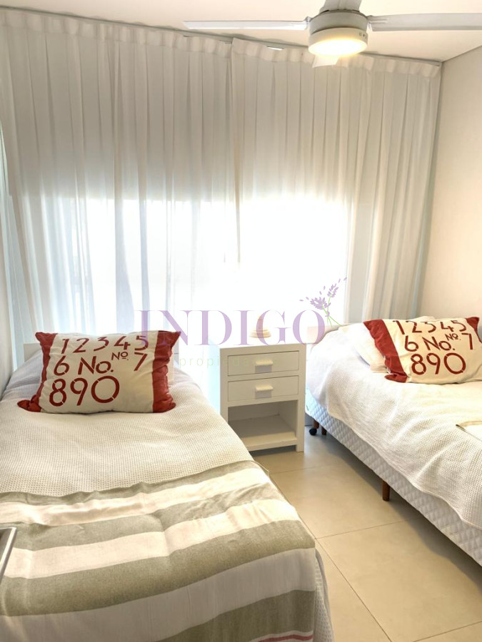 Apartamento Ref.192 - Apartamentos en la zona mas tranquila de la Barra. 3 Dormitorios y Piscina.