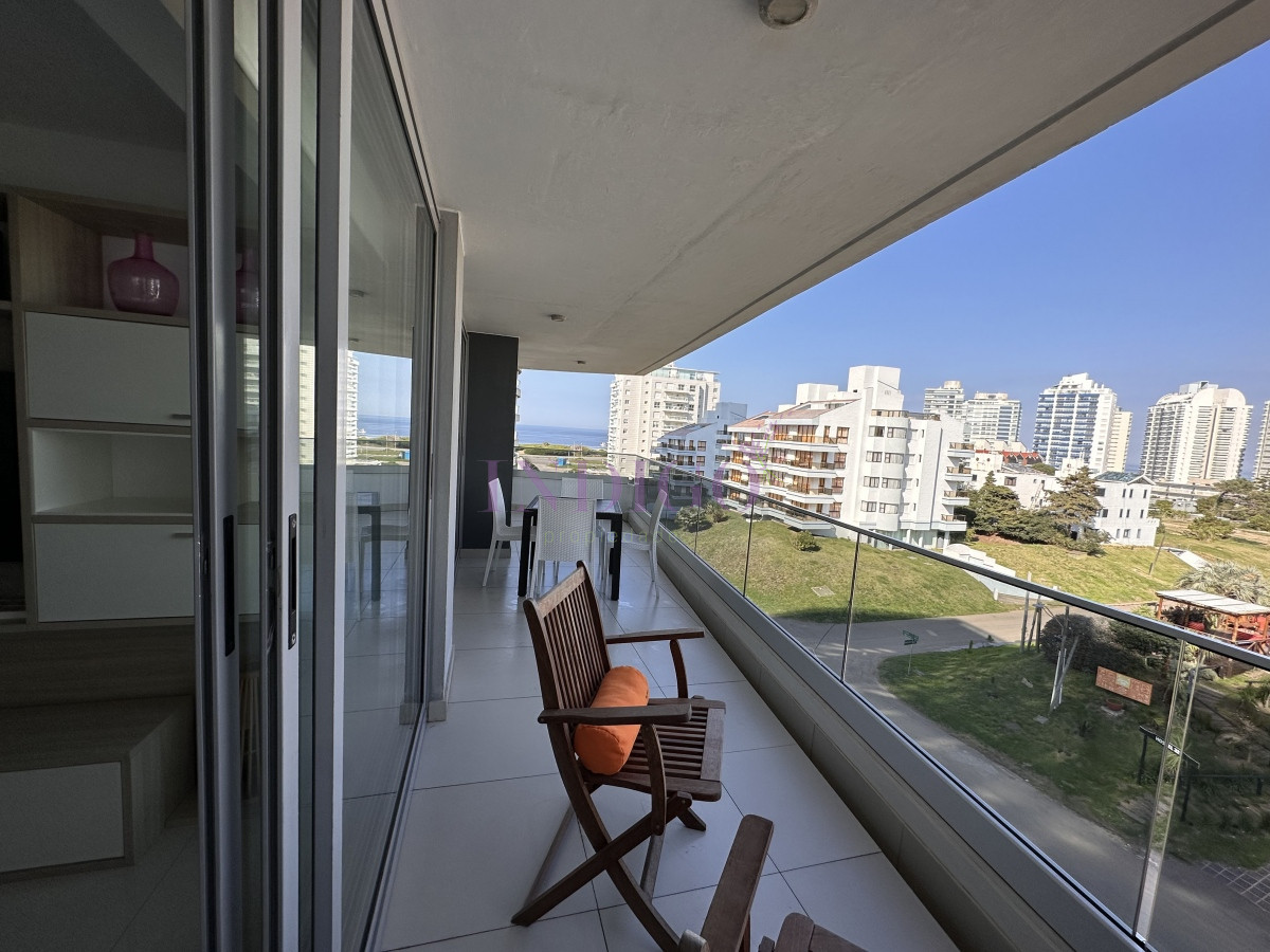 Apartamento Ref.752 - En alquiler 3 dormtorios parada 6 de la brava