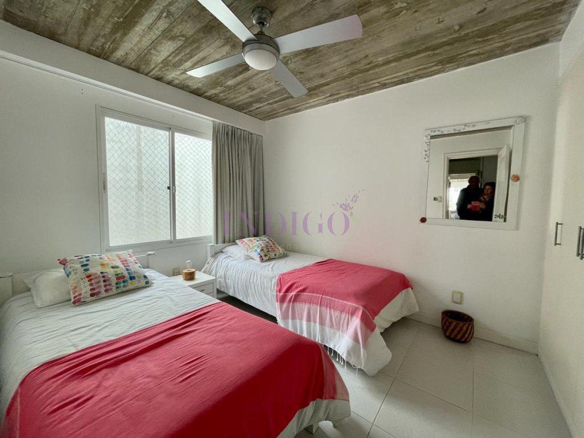 Apartamento Ref.448 - Venta, La Barra, 5 ambientes, con parrillero.