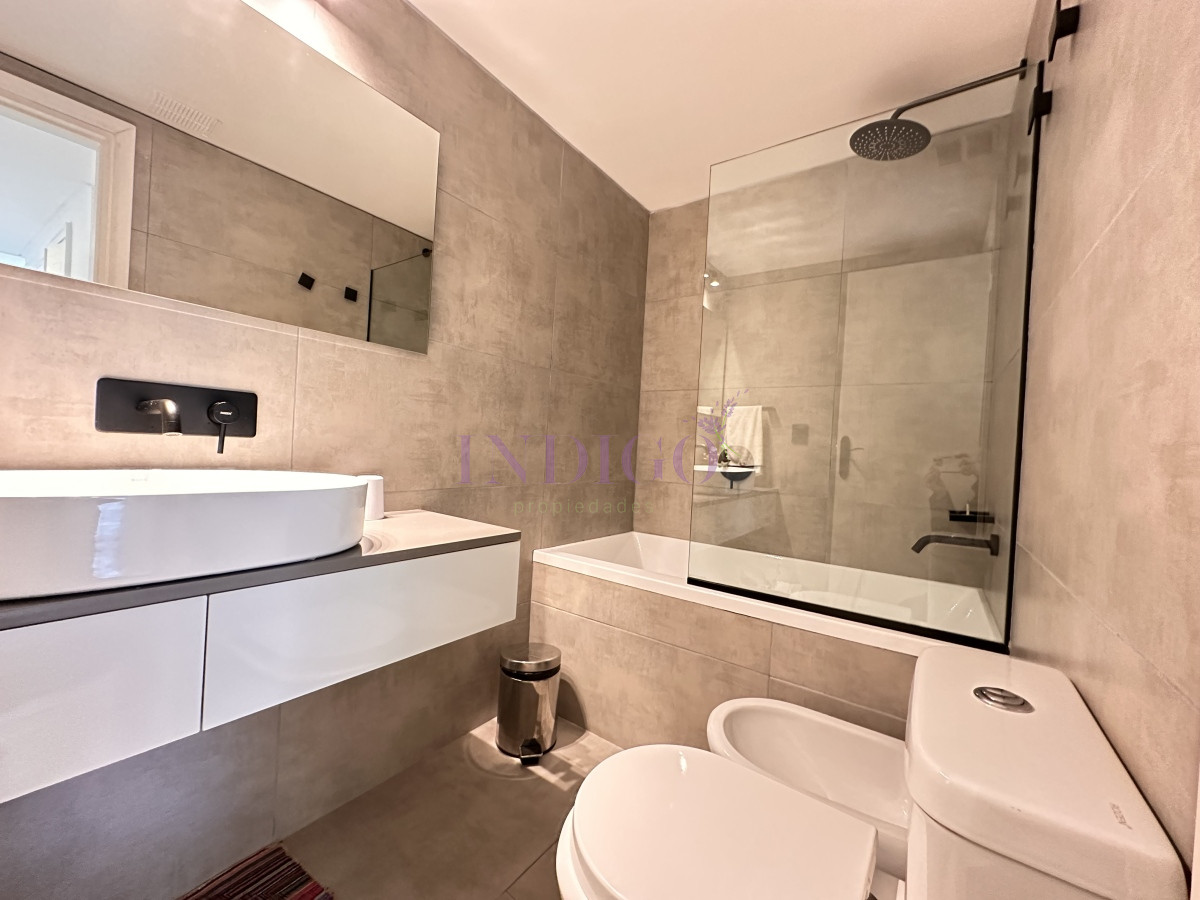 Apartamento Ref.384 - En alquiler, Montoya, 3 dorm en suite.