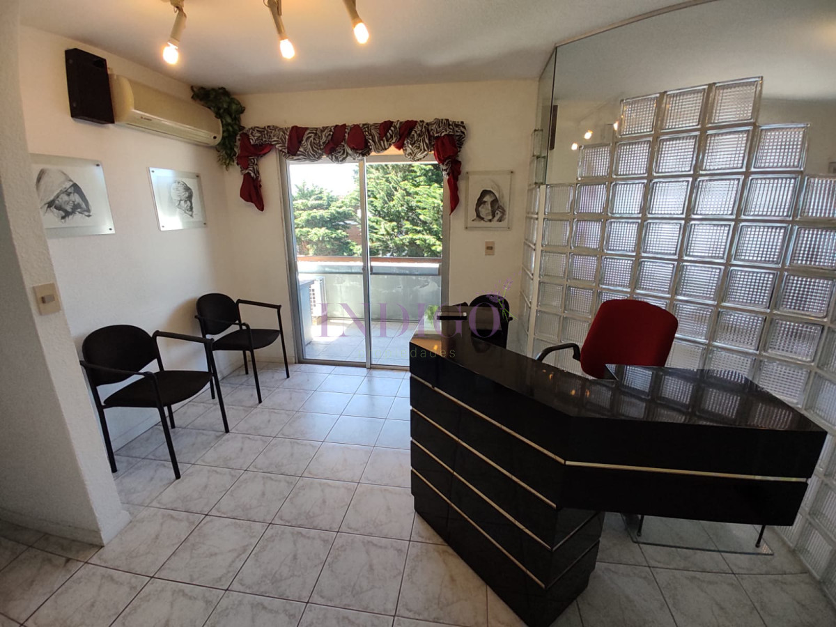 Apartamento Ref.735 - Amplio y luminosos apartamento a la venta en Centro Maldonado