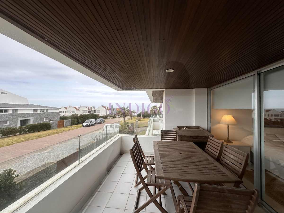 Apartamento Ref.384 - En alquiler, Montoya, 3 dorm en suite.
