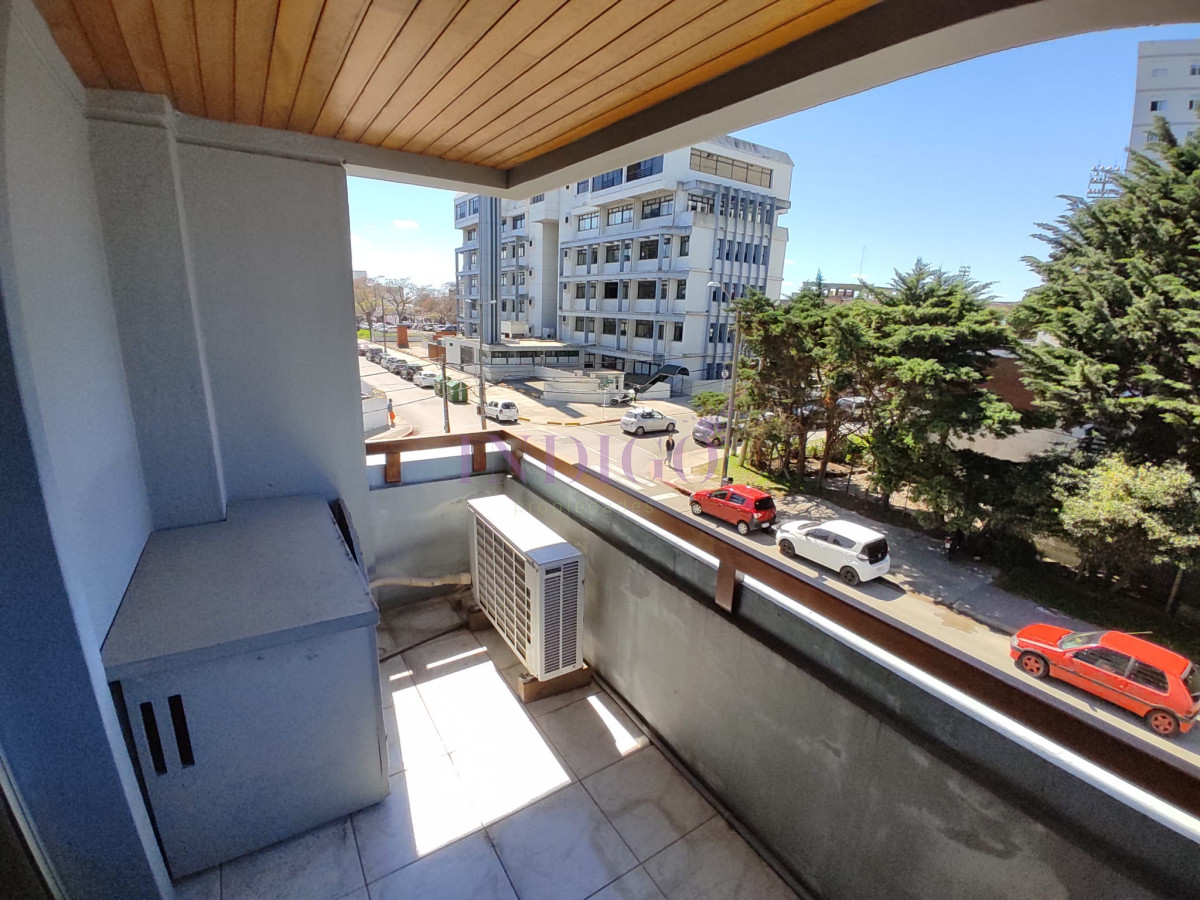 Apartamento Ref.735 - Amplio y luminosos apartamento a la venta en Centro Maldonado