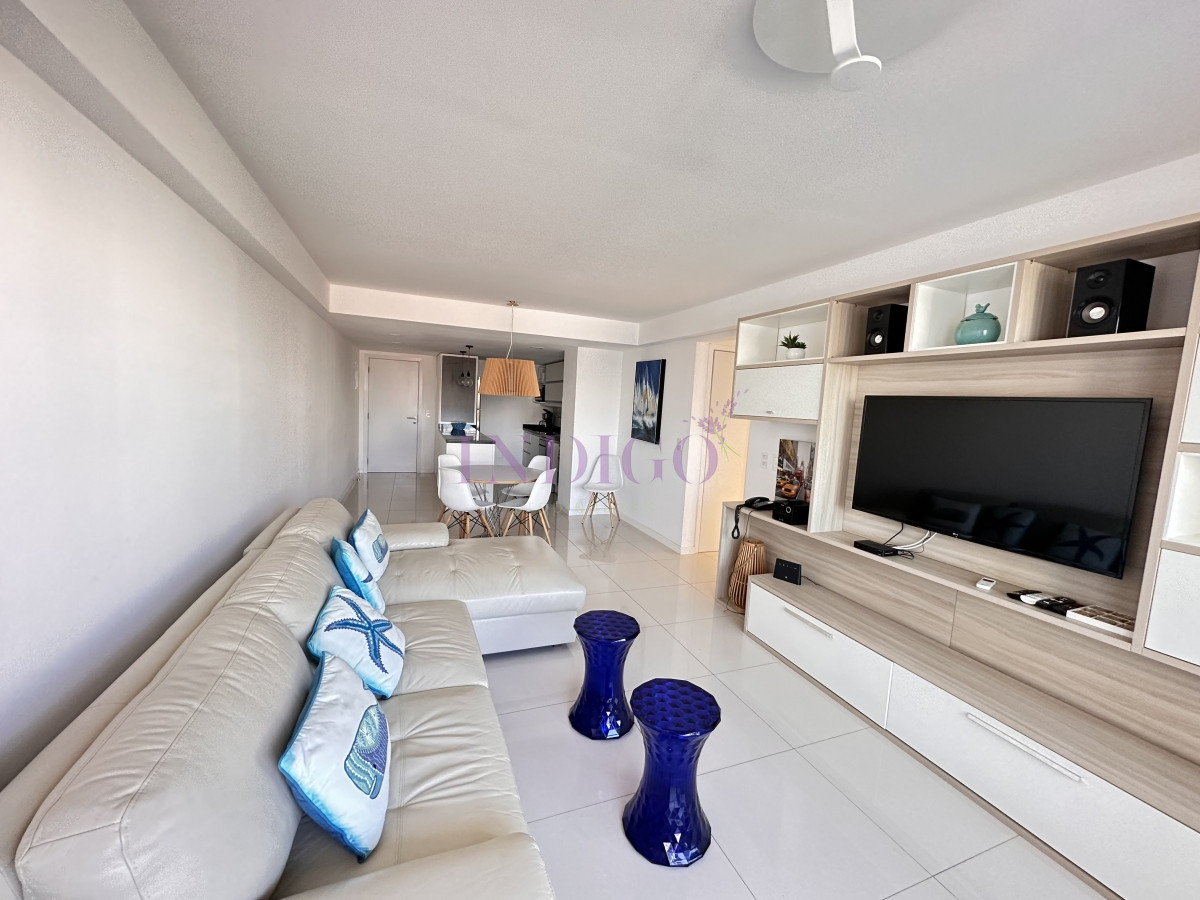 Apartamento Ref.752 - En alquiler 3 dormtorios parada 6 de la brava