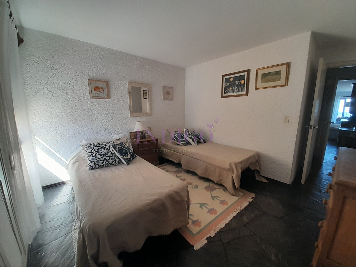 Apartamento Ref.925 - Alquiler de apartamento 3 Dormitorios, Punta del Este, Uruguay