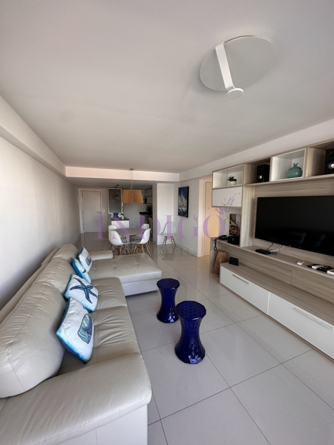 Apartamento Ref.752 - En alquiler 3 dormtorios parada 6 de la brava