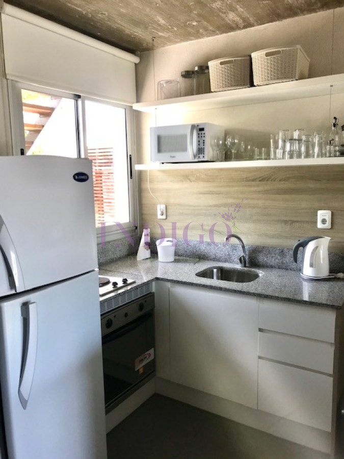 Apartamento Ref.43 - Alquiler en Manantiales, 3 cuartos con parrilla.