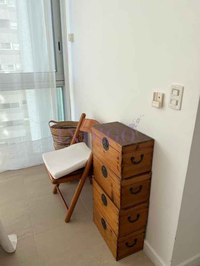 Apartamento Ref.116 - Torre Le Parc está ubicada en Rambla Lorenzo Batlle Pacheco y Av. Roosevelt, en primera línea frente al mar.