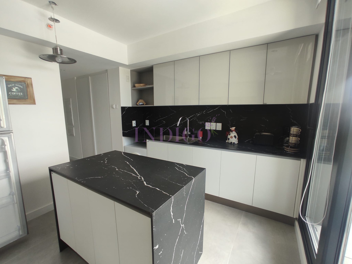 Apartamento Ref.878 - Venta de apartamento 2 dormitorios, Playa Mansa, Punta del Este, Uruguay