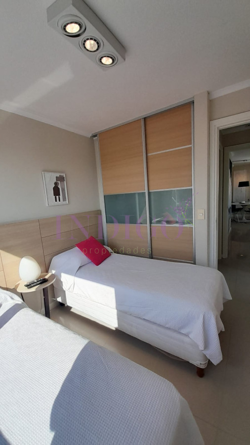 Apartamento Ref.8 - En Venta, Ocean Drive,2 dorm, Punta del Este