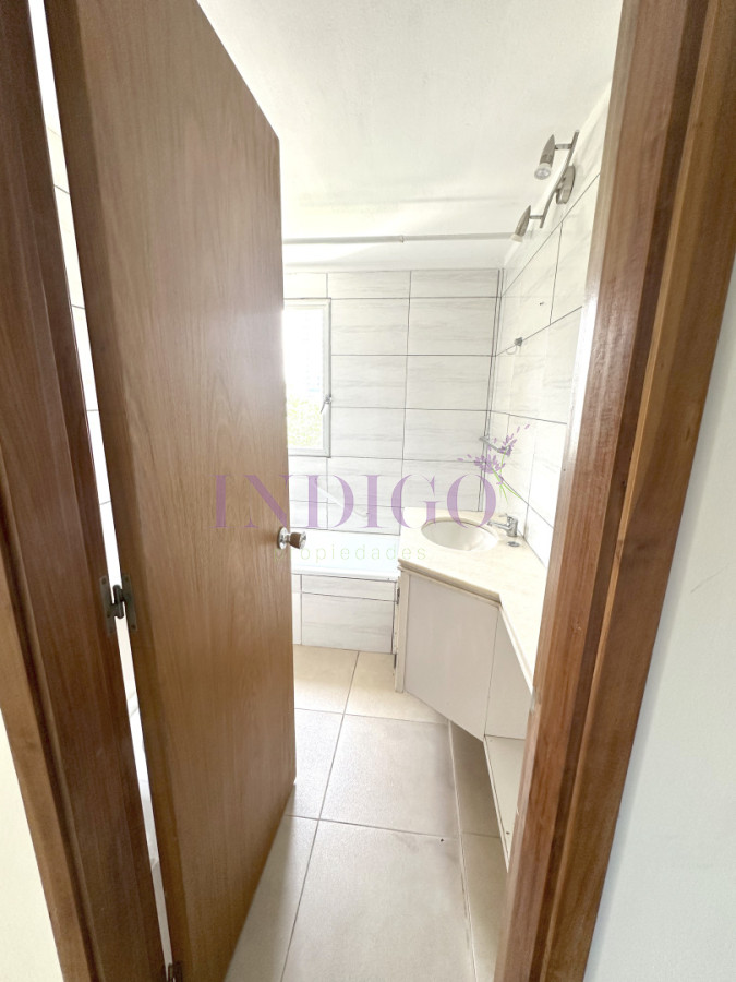 Apartamento Ref.809 - Apartamento con buena vista y ubicacion, muy luminoso, 3 dormitorios y 3 baño, piscina!