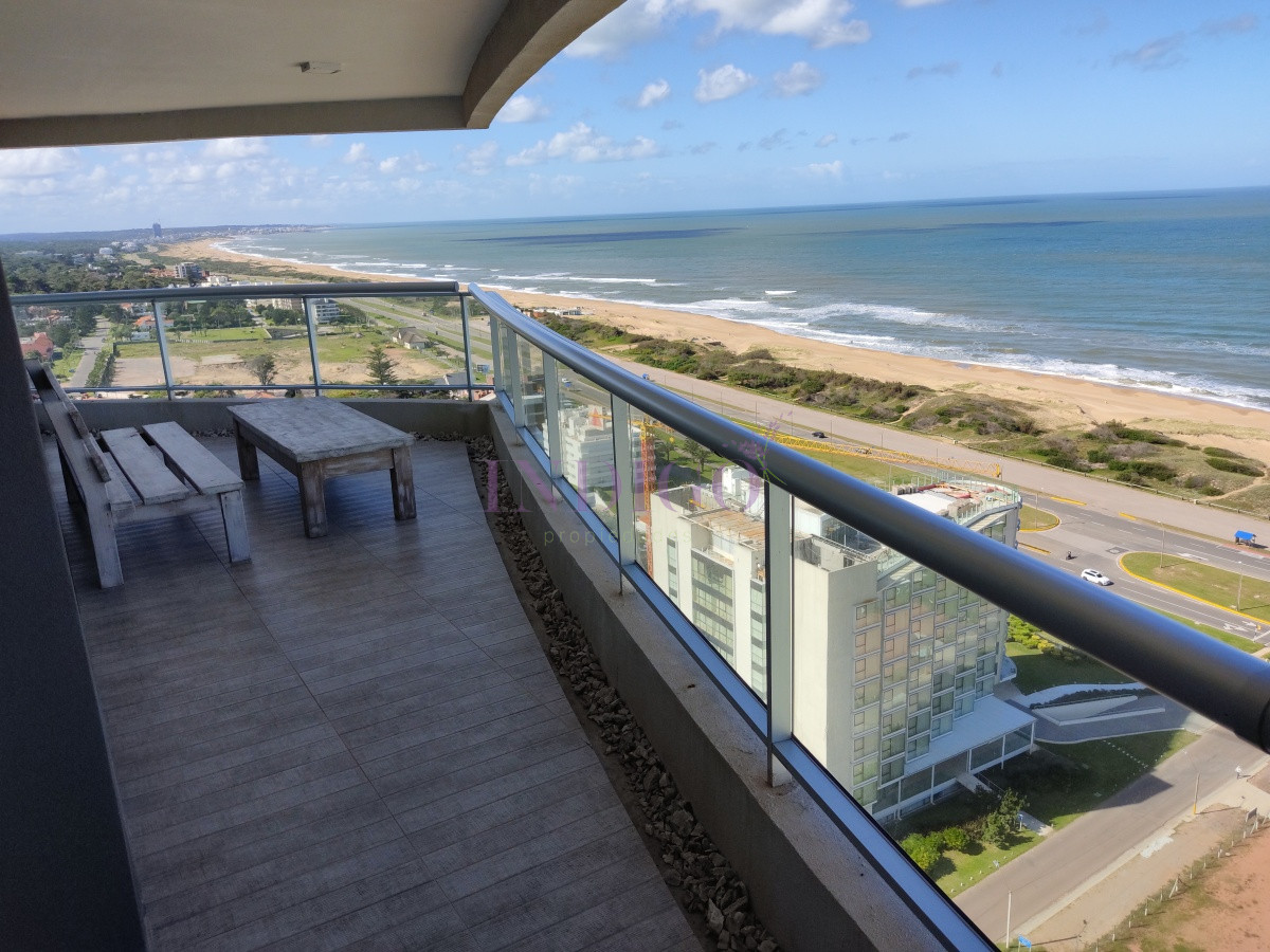 Apartamento Ref.351 - Muy buen Departamento alquiler frente al mar en la  Brava, 3 dormitorios