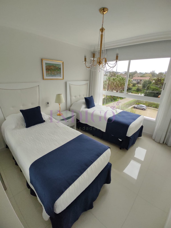 Apartamento Ref.730 - Amplio apartamento en primera fila Mansa con excelente vista